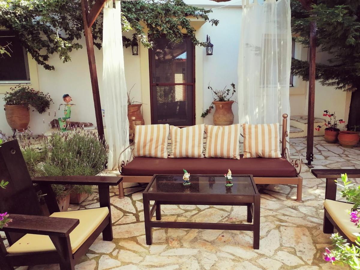 Country house Lorantina Sea View House Holidays In Corfu *