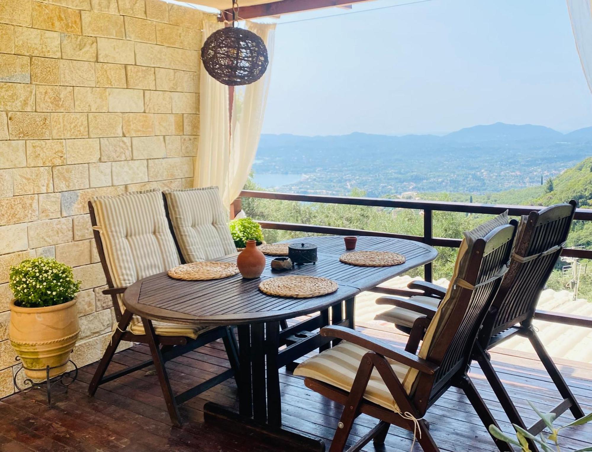 Country house Lorantina Sea View House Holidays In Corfu *